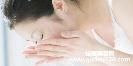 面部痤疮最佳治疗方法（脸部痤疮吃什么药最有效）