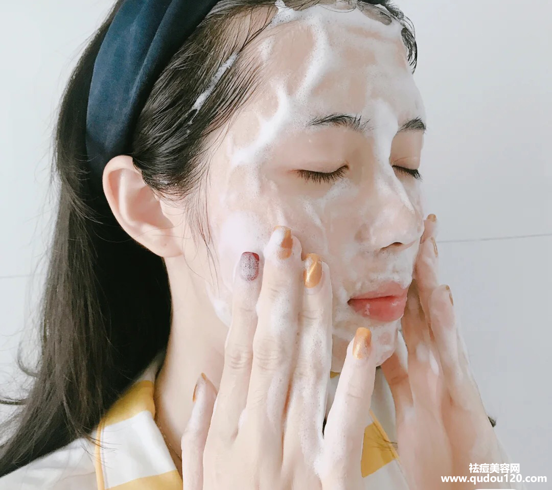 如何祛痘和痘印去黑头小方法（祛痘和祛黑头用什么好）